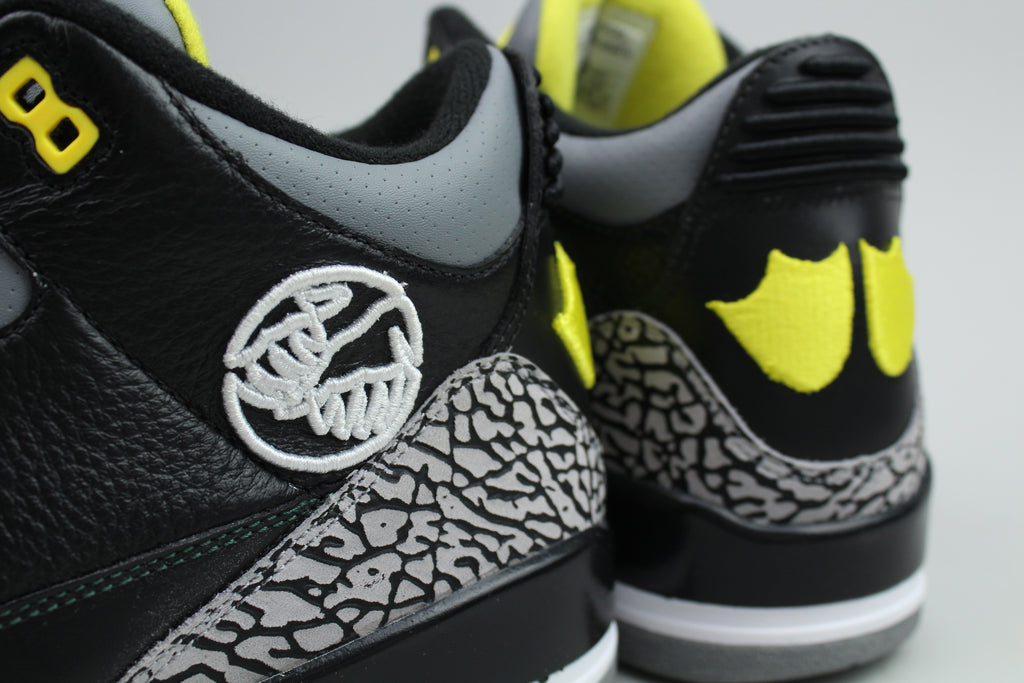 Inside the vault: Jordan 3 Oregon Ducks 'Pit Crew' Sample