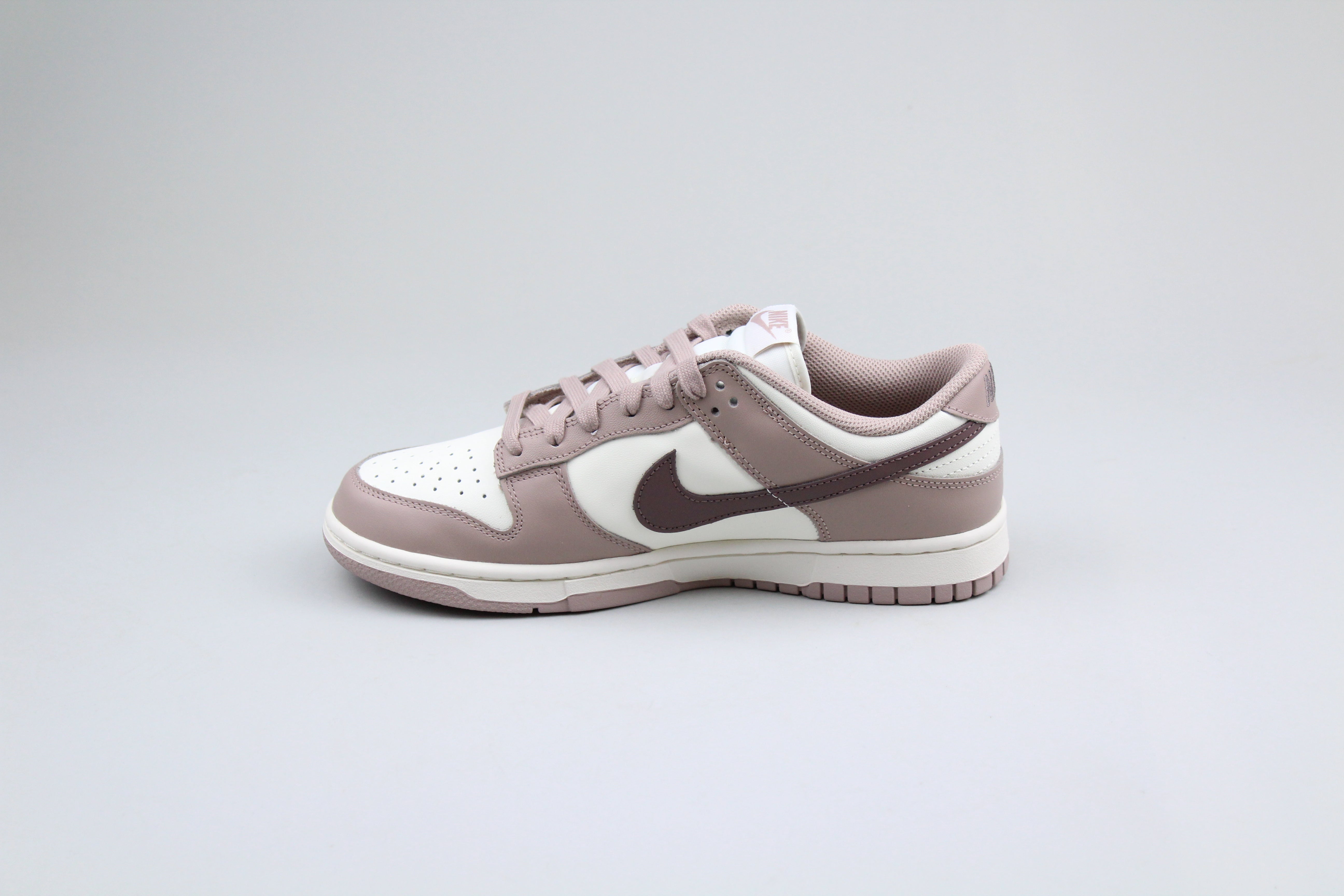 Dunk Low Diffused Taupe W